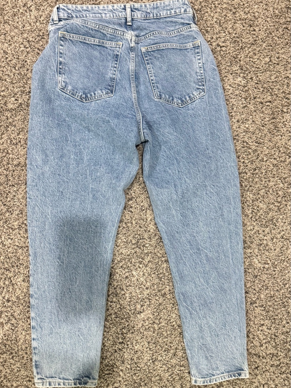 H&M High Rise Mom Jeans Light Wash Size 10 - Picture 2 of 3